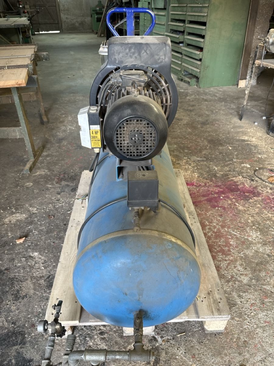 Compressori: Kompressor 200L 4PS guter Zustand – Usato da Bülach venduto da Farmerpower7 1
