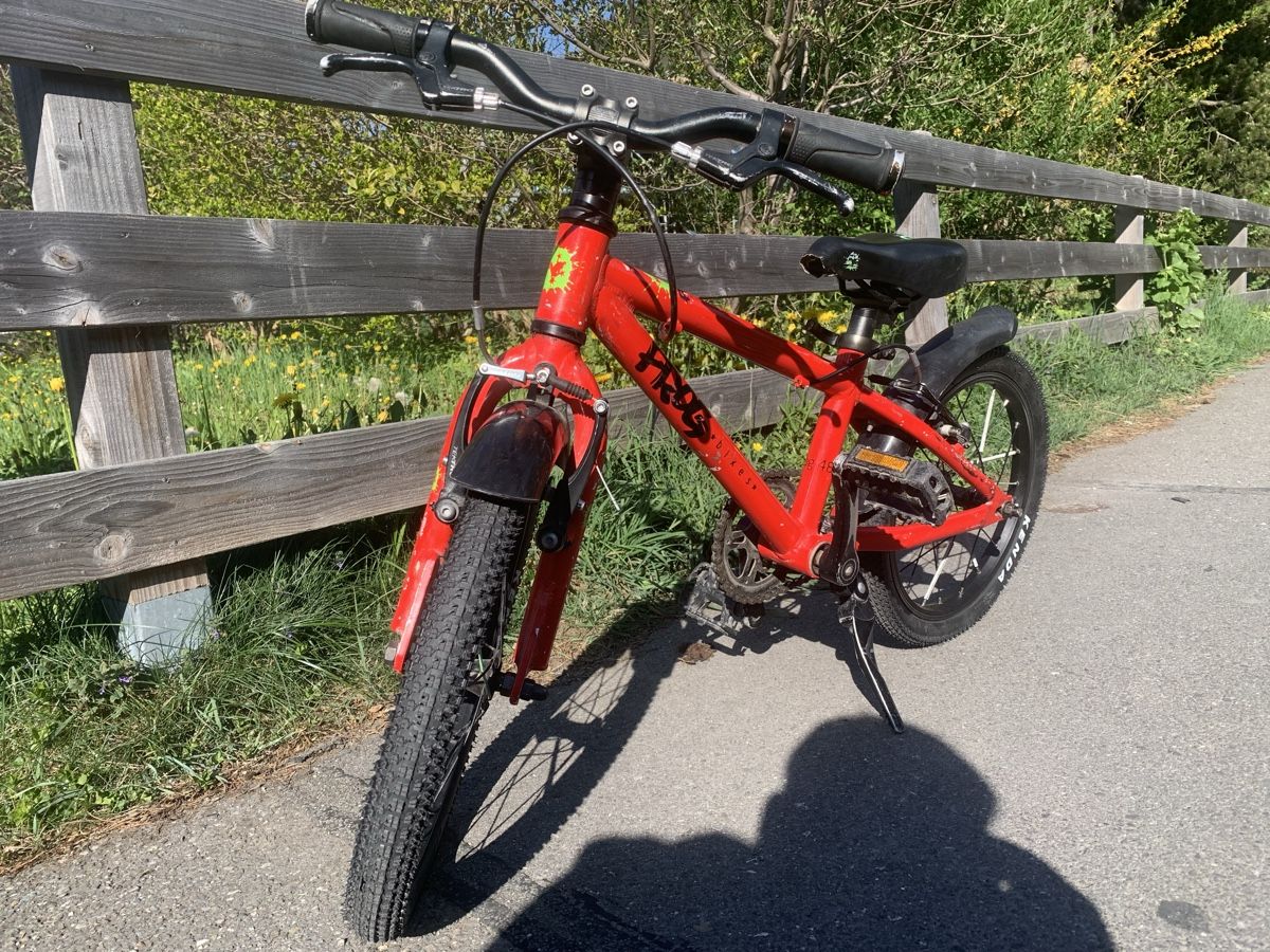 Velos: Rotes Frog Kinder Velo, 16 Zoll – Gebraucht aus Frutigen von 1229 5
