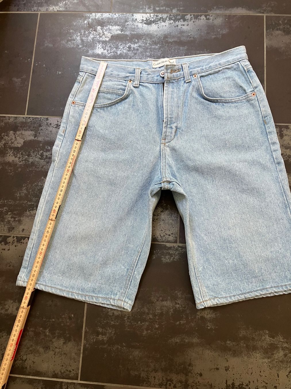 Calvin Klein Pantaloni: Calvin Klein Sport Shorts – Nuovo (secondo la descrizione) da Huttwil venduto da Badi369