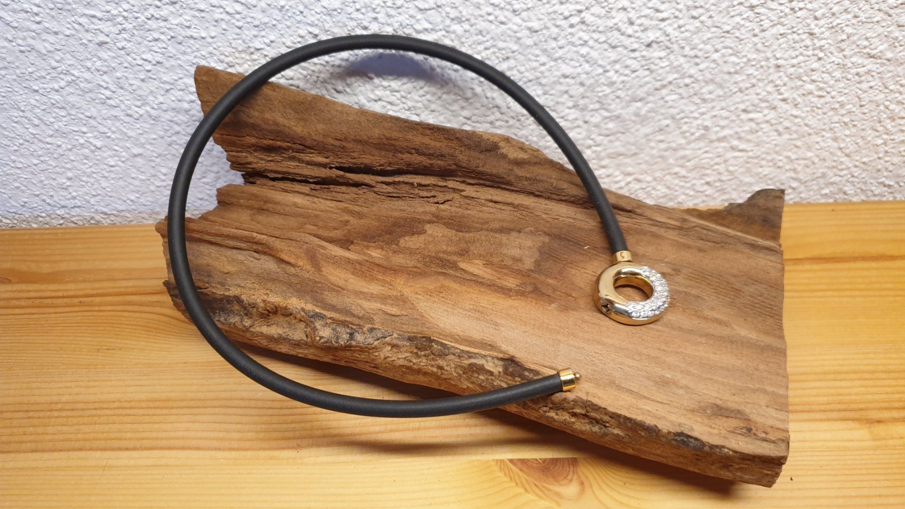 Ketten: schwarzes Collier mit Zirkonien – Gebraucht aus Embrach von mug159 3