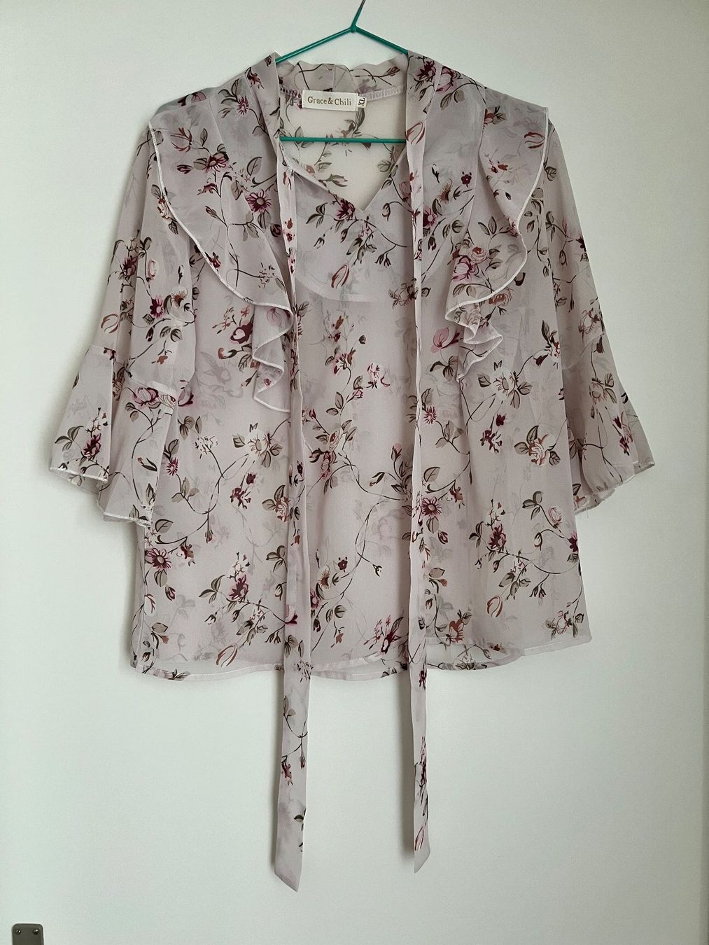 Camicette: Feminine Bluse mit Blumenmuster Gr. M – Usato da Zürich venduto da lexi_alex