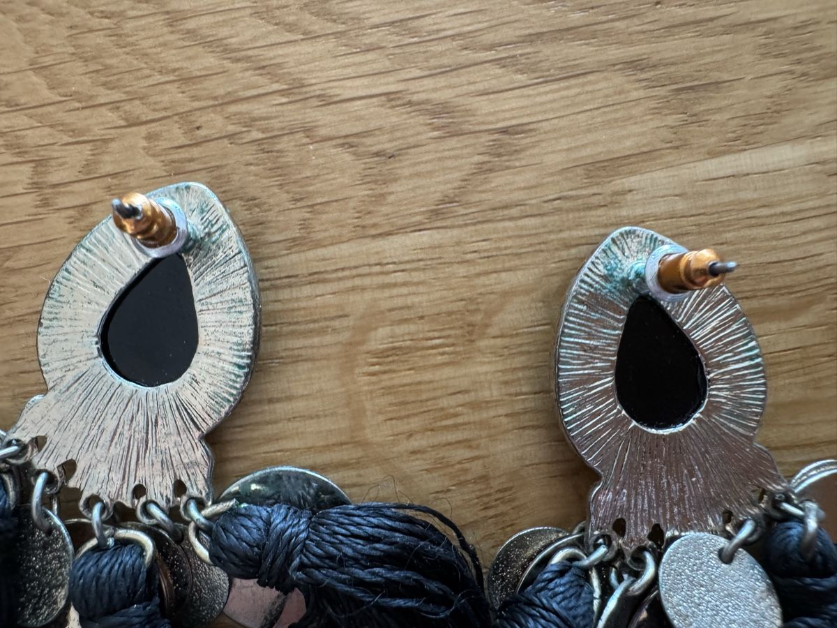 Orecchini pendenti & Orecchini a lobo: Ohrringe mit Quasten schwarz – Usato da Winkel venduto da Schorley 3
