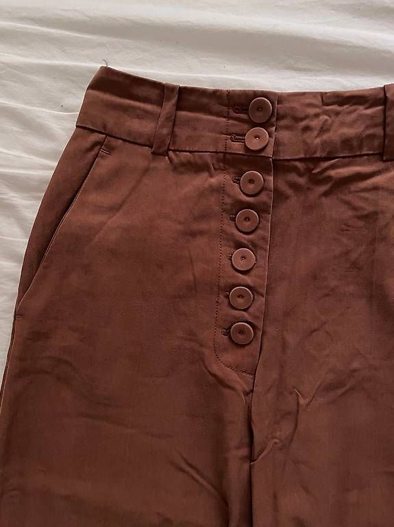 Pantaloni: Pantalon fluide brun, taille 36 – Usato da Lausanne venduto da sugarplumfairy 2