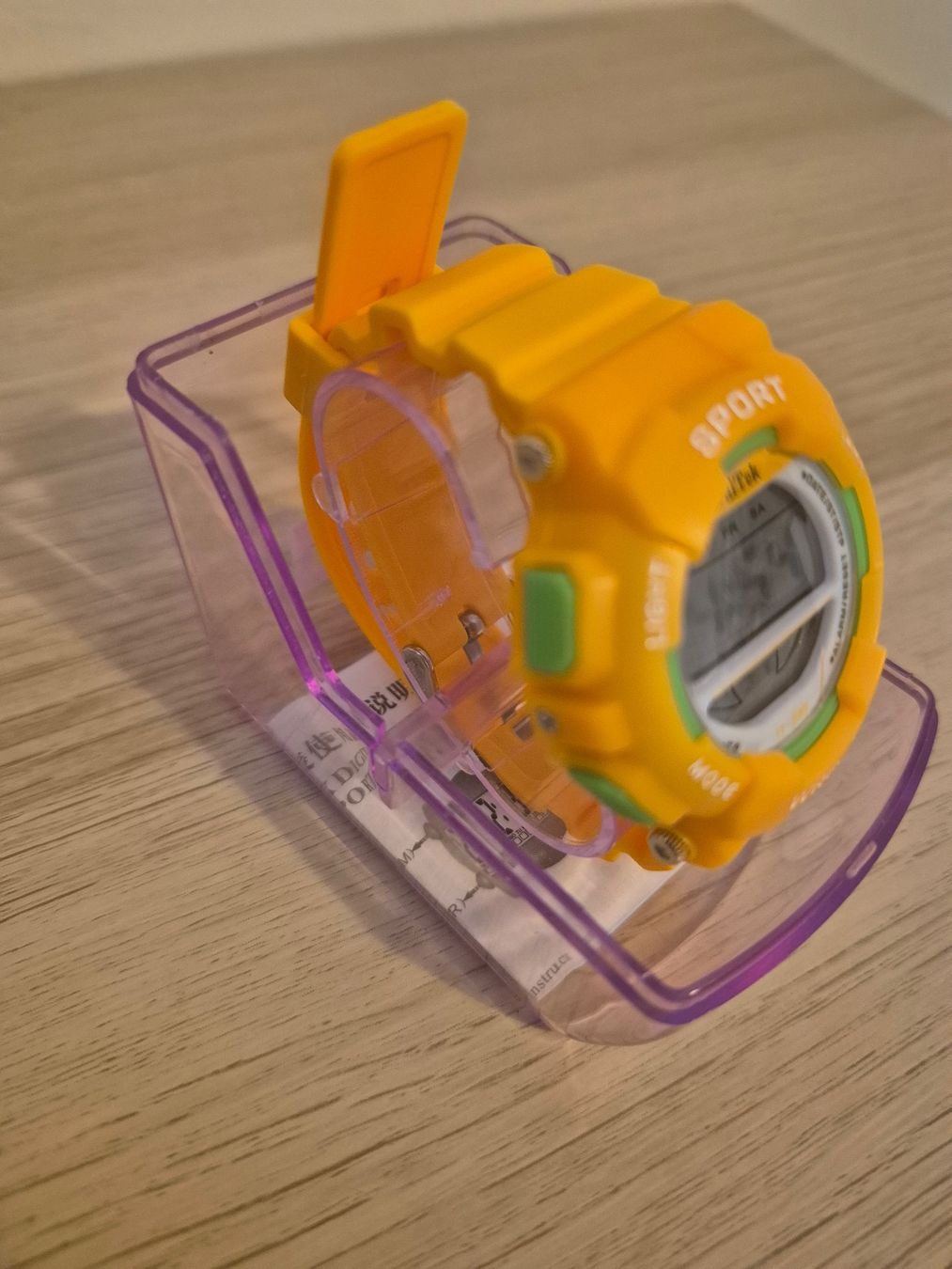 Montres: Kinderuhr Digital orange – Neuf avec emballage d'origine à Zürich par zah_967f 1
