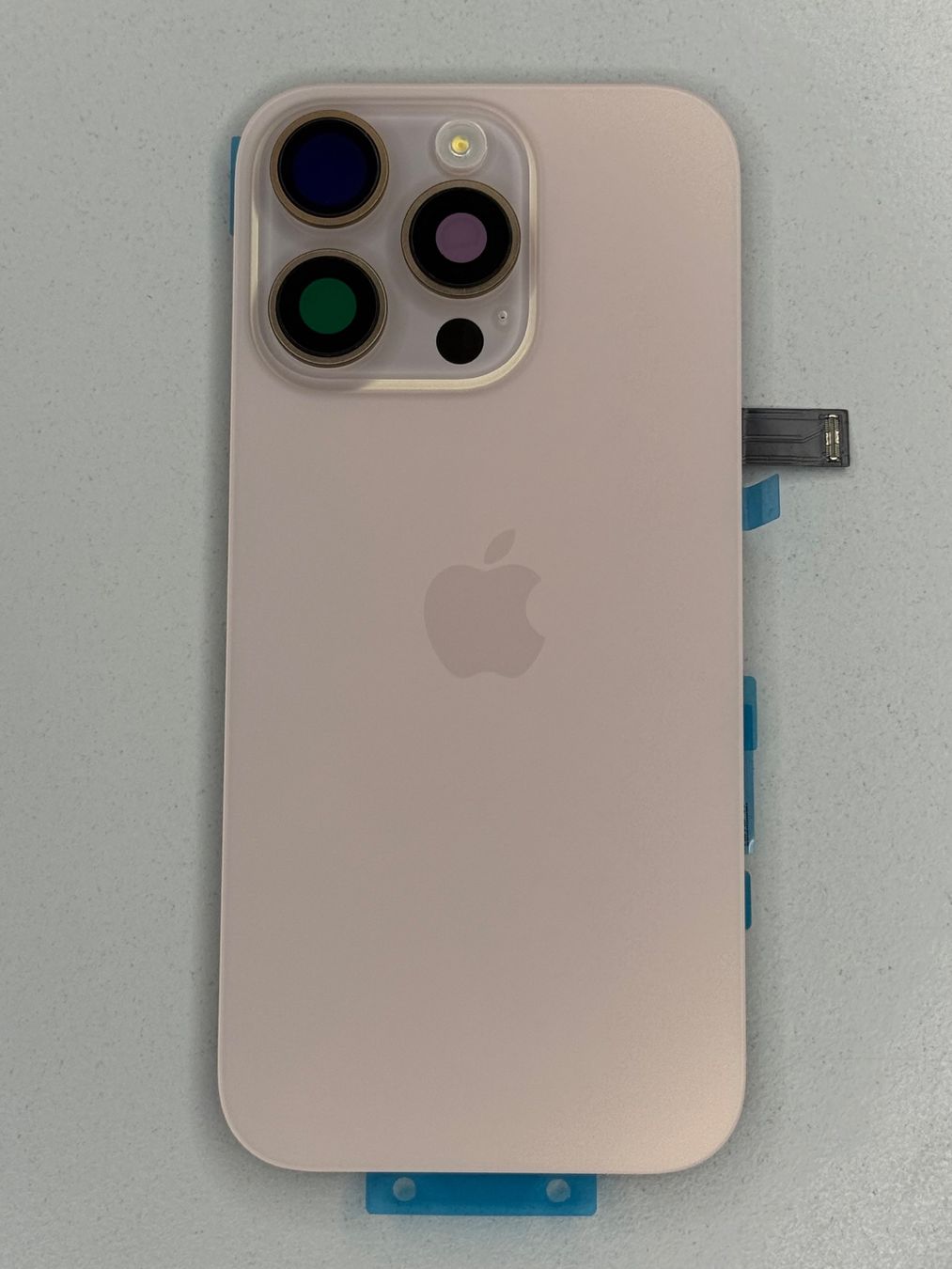 Apple Telefoni cellulari / Smartphones: Vitre Arrière pour iPhone 16 Pro avec NFC | Flash – Nuovo e nell'imballaggio originale da Zug venduto da ElPhone