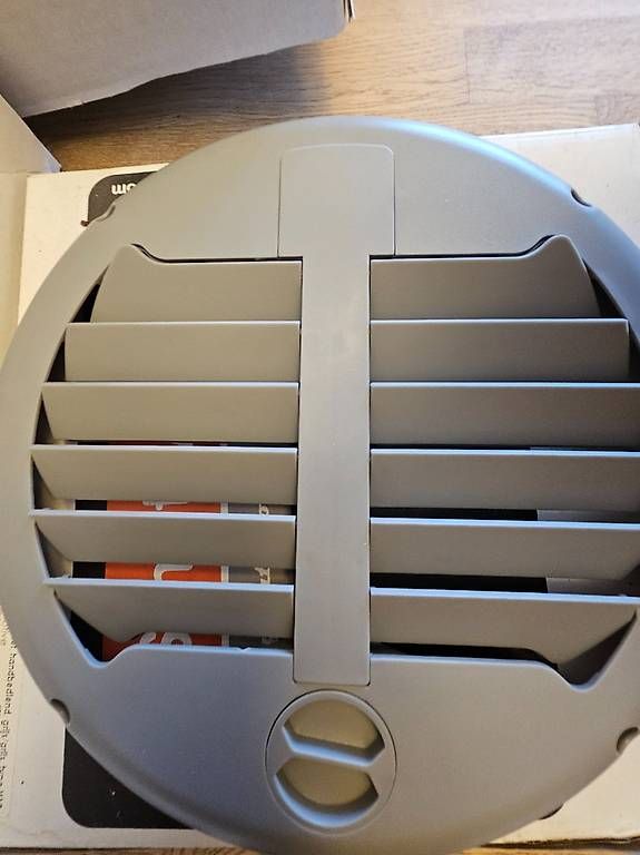 Ventilatori: Dachventilator 12V schwarz Inkl. Innenblende  – Usato da Leimbach AG venduto da Buddyleon 1