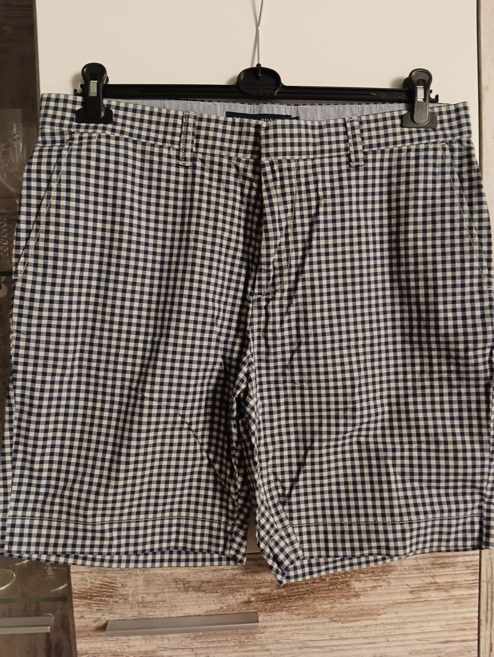 Tommy Hilfiger Pantaloni: Tommy Hilfiger Shorts Herren Gr. 35 – Usato da Oberweningen venduto da Bumblebee2