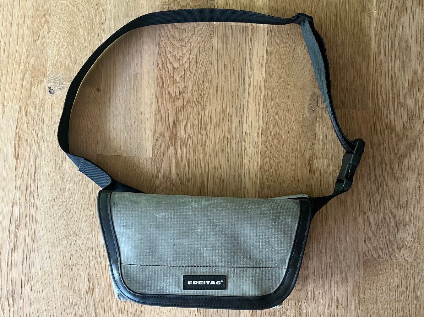Freitag Borse: Freitag Jamie grau – Usato da Lostorf venduto da Ann_279n 1