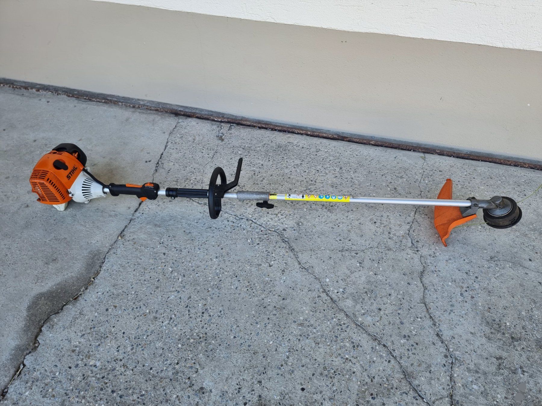 Stihl Tutti gli attrezzi: Stihl KM 130R Rasentrimmer – Usato da Gossau SG venduto da and_28vp 1
