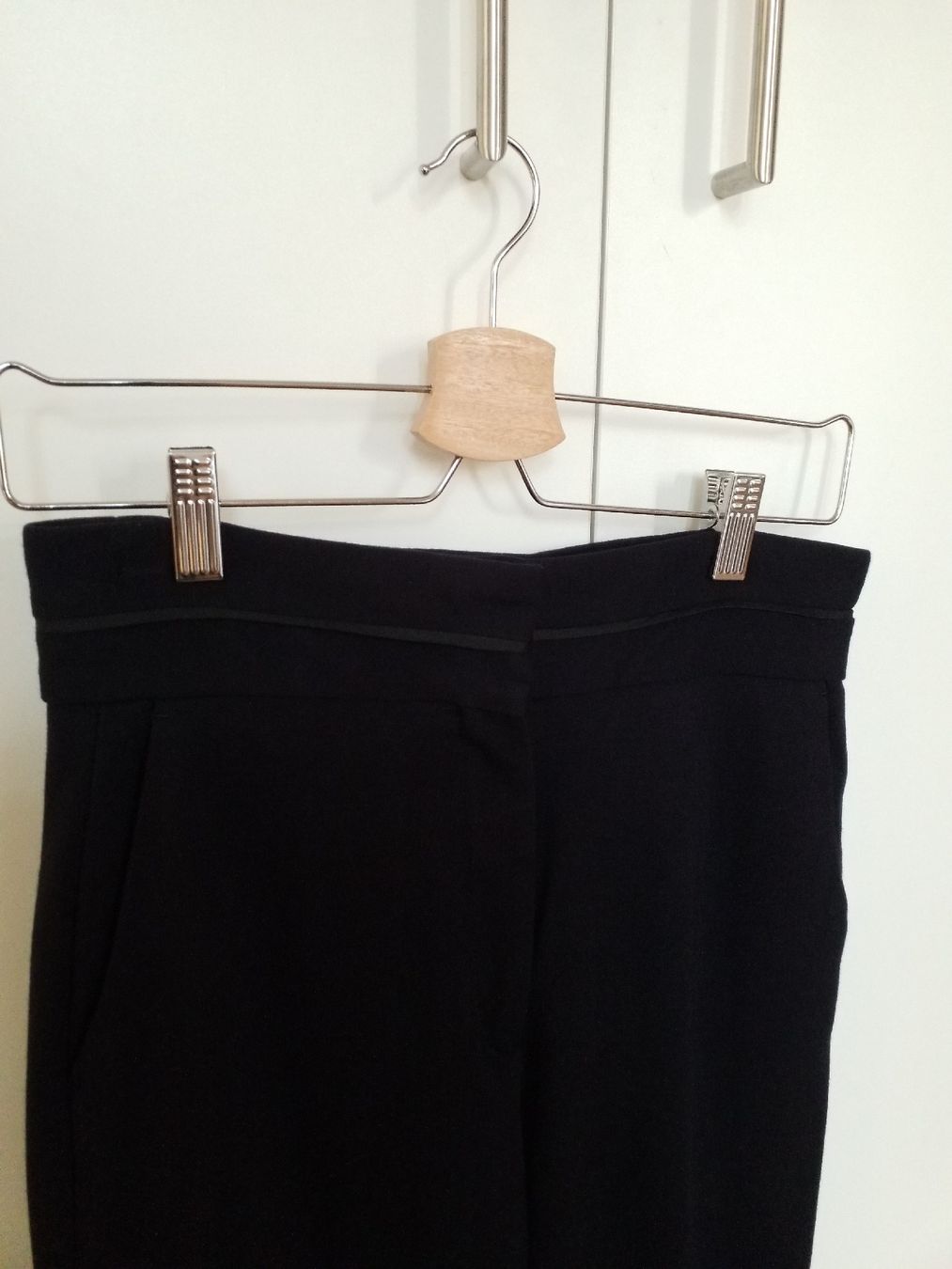 Sandro Pantaloni: SANDRO classic trousers  – Usato da Luzern venduto da _Lobster_ 1