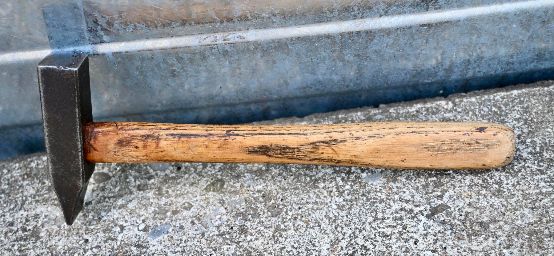 Tutti gli attrezzi: alter Schlosser- oder Schmiedehammer Länge 25cm – Usato da Pfaffhausen venduto da mono_rec 9