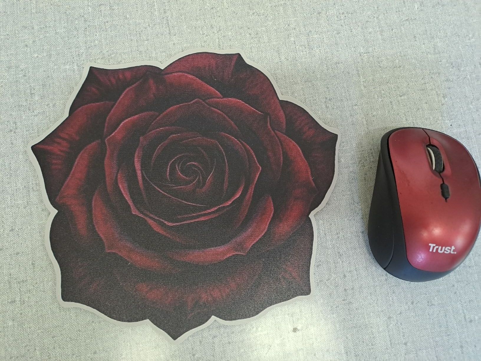 Tapis de souris: Mauspatt mit roter Rose – Neuf (Voir description) à Uznach par Walaylatiere 1
