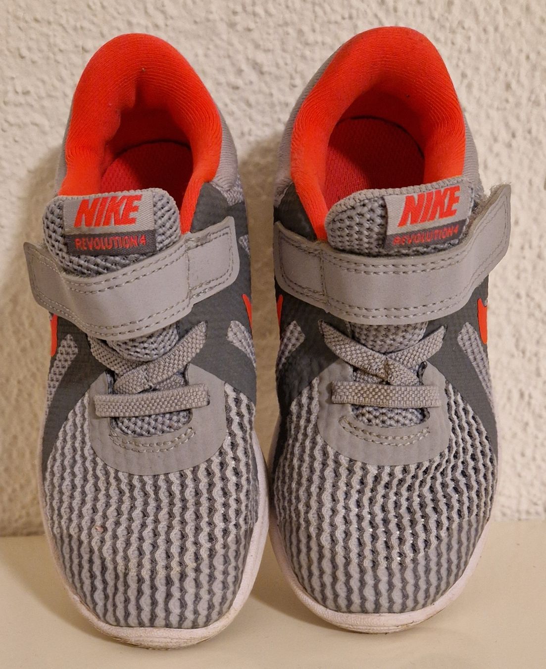 Nike Scarpe per ragazzi: 9) Nike Revolution 4, Grösse 27 – Usato da Menziken venduto da chs_xd76 4