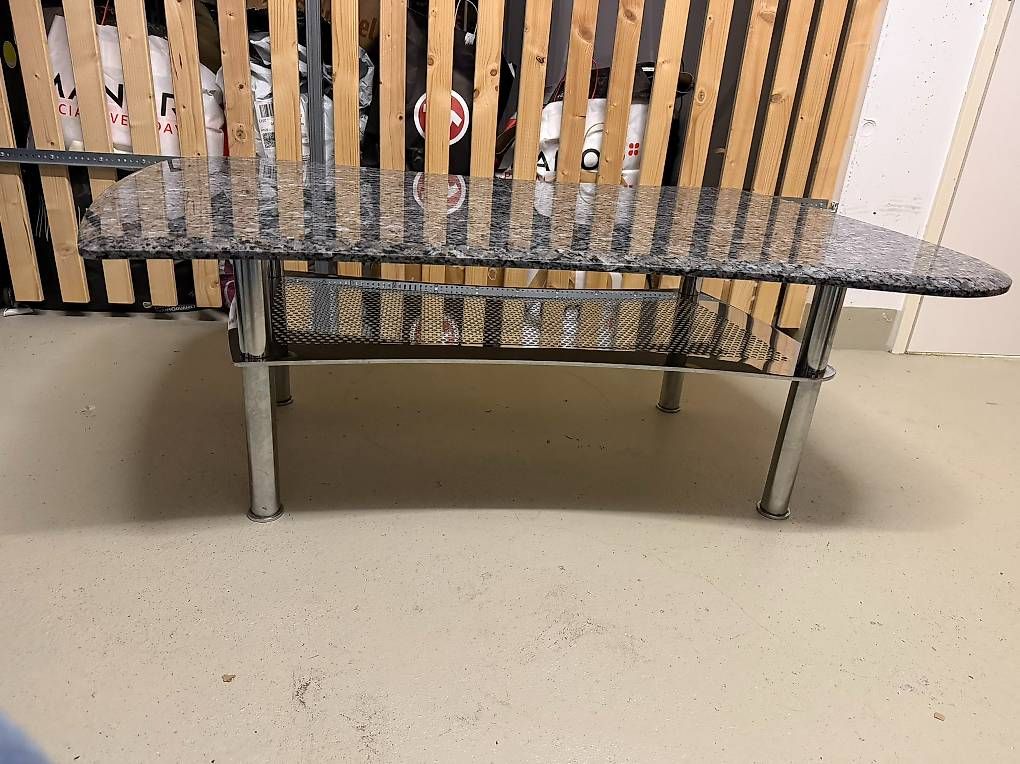 Tavoli: Marmortisch zu verkaufen – Usato da Herznach venduto da Jujux33