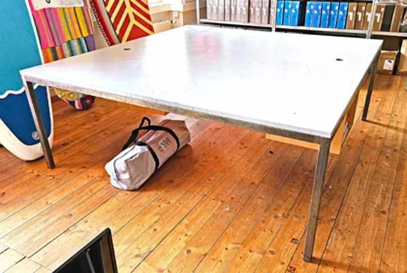 Tavoli: Arbeitsplatte, Bürotisch, Konferenztisch – Usato da Zug venduto da jst_q2s2
