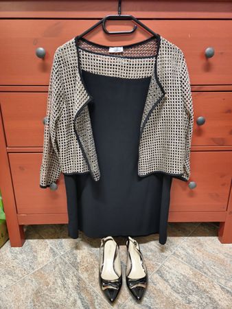 Twin-Set mit Pumps