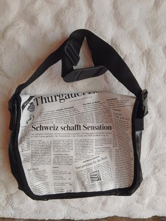 Zeitungs-Tasche: Praktisch & stylisch für den Alltag!