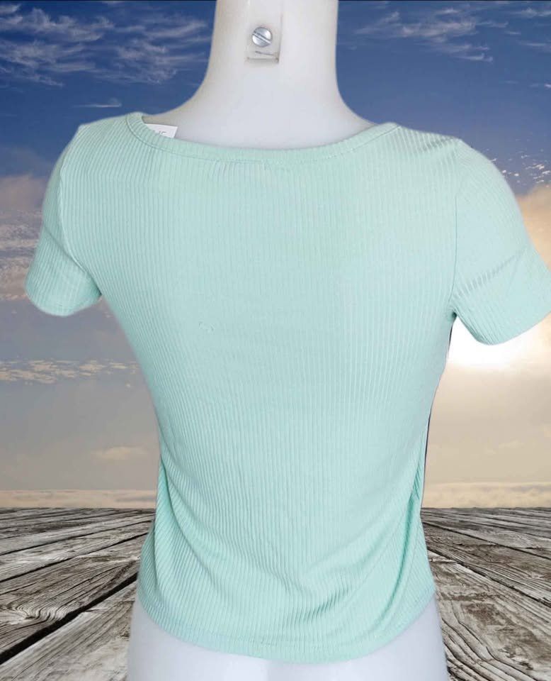 C&A T-shirt: NEU geripptes Tshirt – Nuovo e nell'imballaggio originale da Aarburg venduto da Hystoria 2