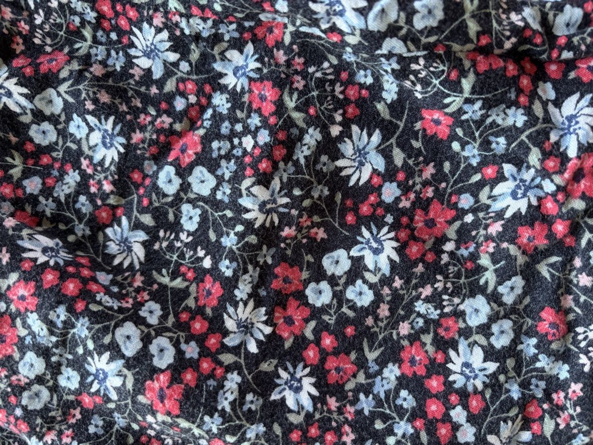 Hosen: kurze Stoffhose mit Blumenmuster – Gebraucht aus Nürensdorf von ali_qyh6 3