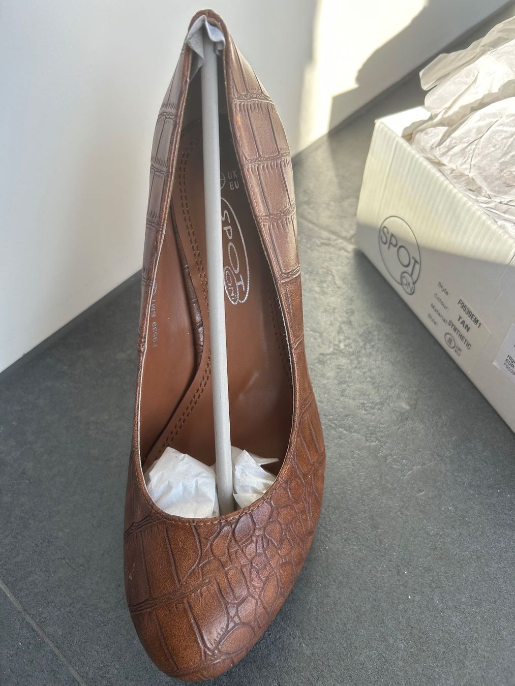 Damenschuhe: Spot ON Damen High-Heel-Stiefelette Grösse 39 – Neu und originalverpackt aus Pratteln von Miki_ 1