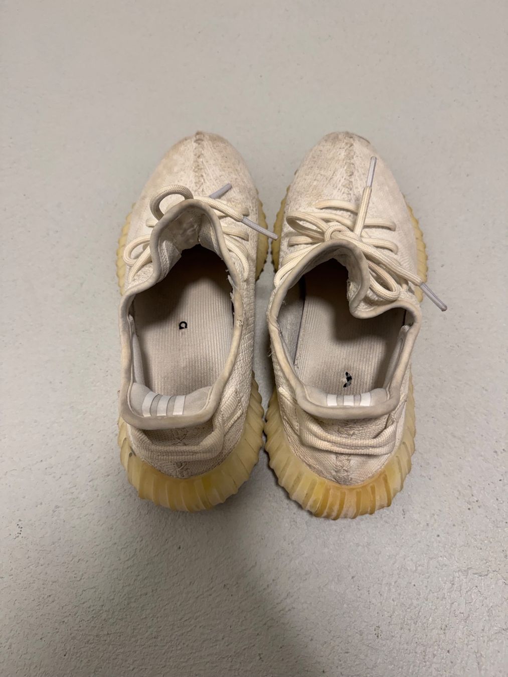 Scarpe da uomo: YEEZY BOOST 350 V2 'CREAM WHITE / TRIPLE WHITE' Size 42 – Usato da Horgen venduto da clarki 1