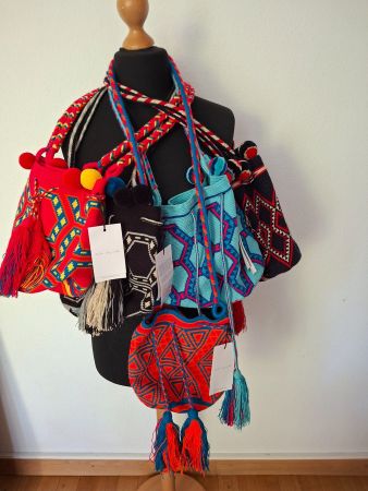 16 Wayuu Mochila Taschen «Hilo Sagrado», neu mit Etikett