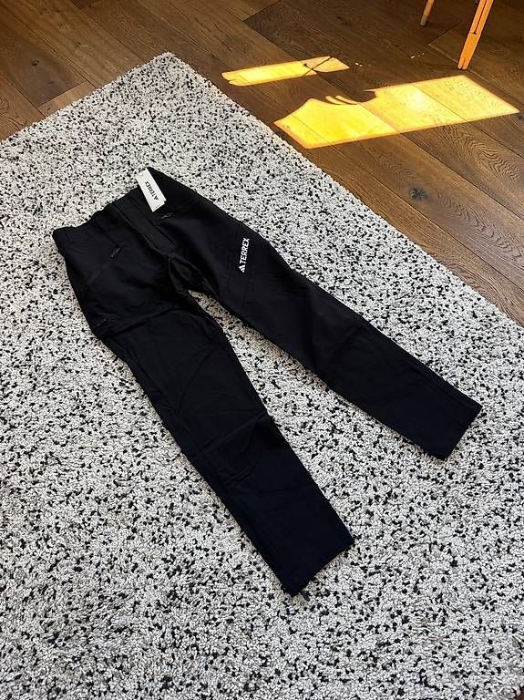 Hosen: adidas Terrex Techrock Brushed Softshell Pants – Gebraucht aus Wädenswil von Valentinooo28
