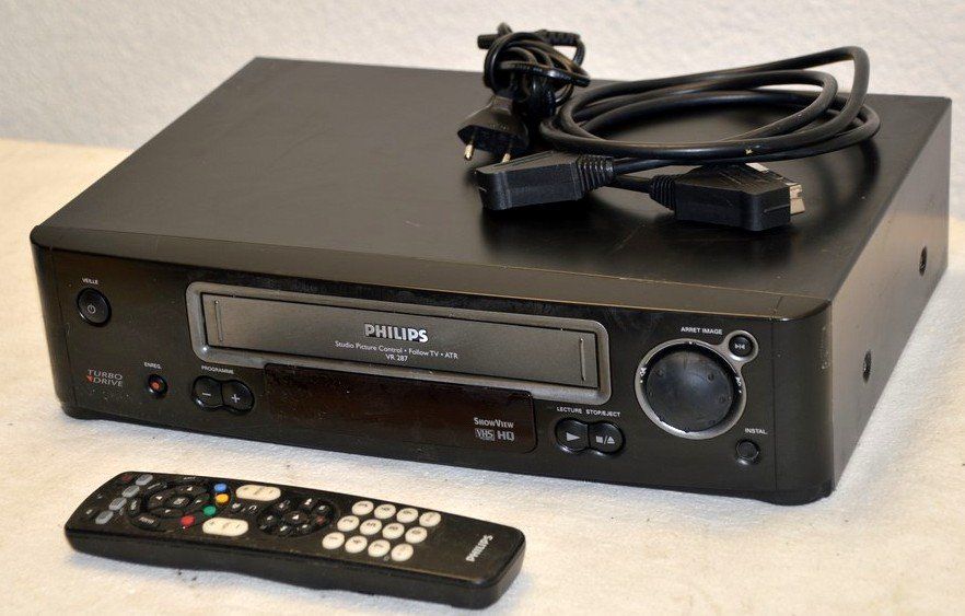 Philips Registratori: Videorecorder Philipa VR287 magnétoscope – Usato da Collonges venduto da arashee 1