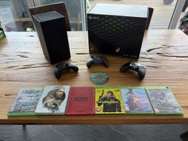 Xbox Series X mit 3 Controller und 7 Games