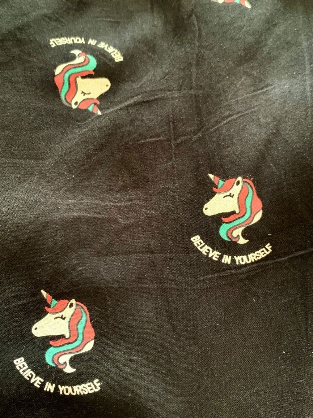 Camicette, T-shirt & Top: Top schwarz mit Einhörner Unicorns, top Zustand – Usato da Emmenbrücke venduto da little.treasures 5