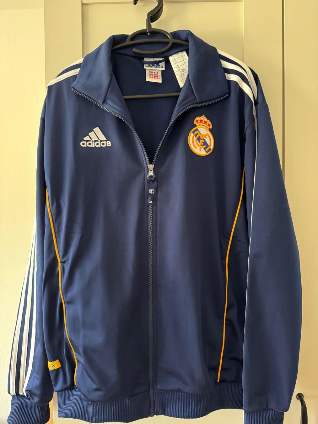 Adidas Giacche: Real Madrid Trainingsjacke 99 M – Usato da Flamatt venduto da Gamer1991