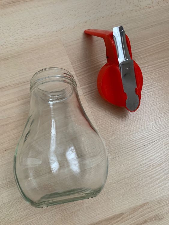 Sossenspender oder Milchspender 5