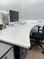 Schreibtisch weiss mit Fussgestell Metall gebraucht
