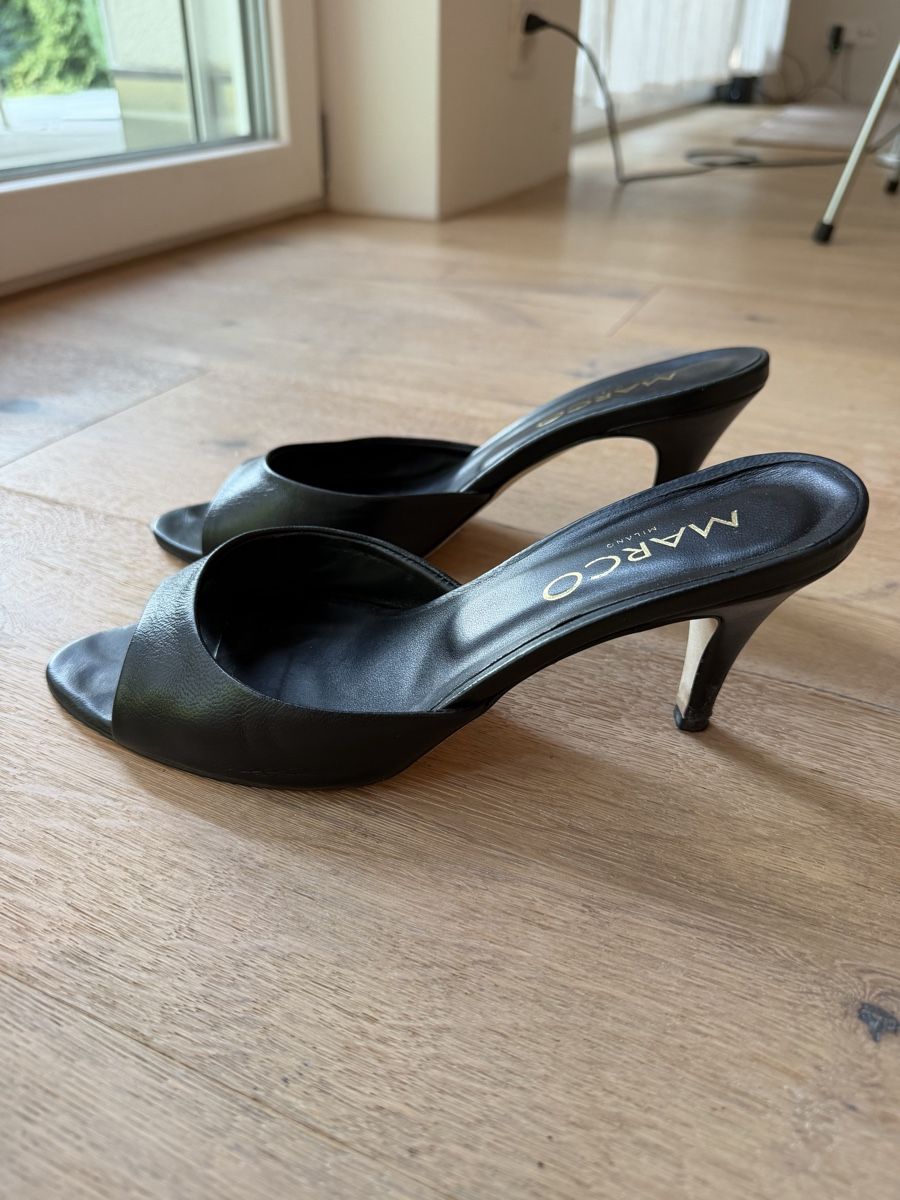 Damenschuhe: Damen Mules schwarz  – Gebraucht aus Meilen von ni812