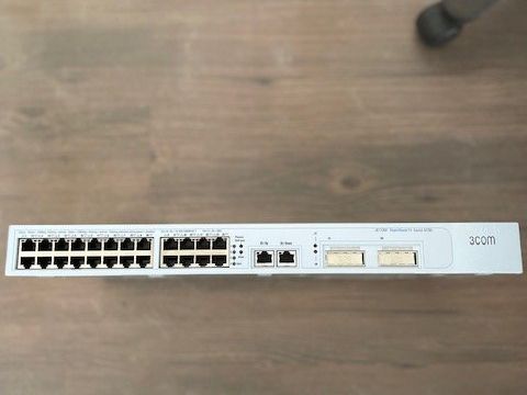 Hub & Switch: 3Com 3C17304 Switch - 4228G – Usato da Wichtrach venduto da AdminCCoach