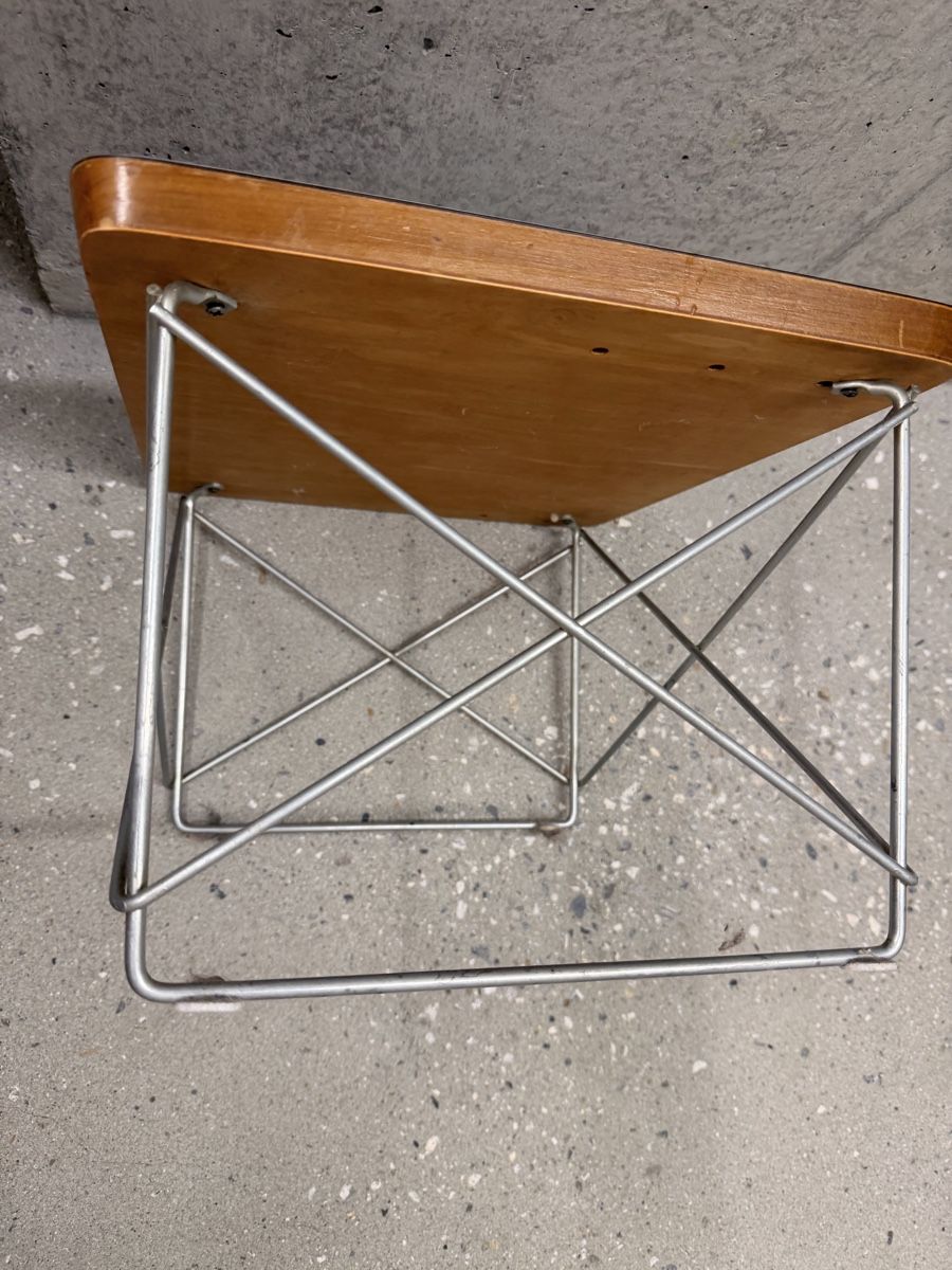 Nachttische: Vitra - Eames Occasional Table Side Table Wood Metal Wire – Gebraucht aus Männedorf von iza04 3