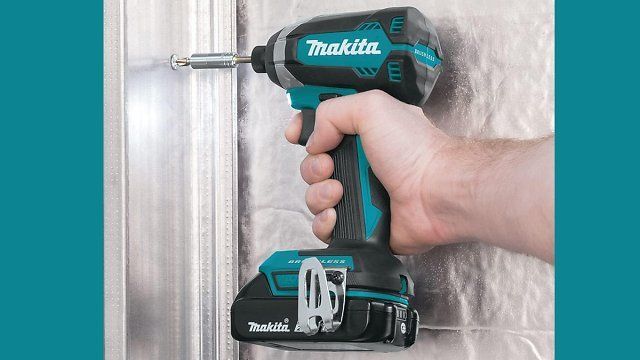 Makita Bohrmaschinen: Makita DTD153P2 Akkuschrauber 18V – Neu und originalverpackt aus Koppigen von Bracher_Mail-House 3