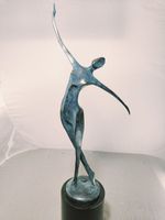 Sculpture femme en bronze, danseuse élégante signer Milo