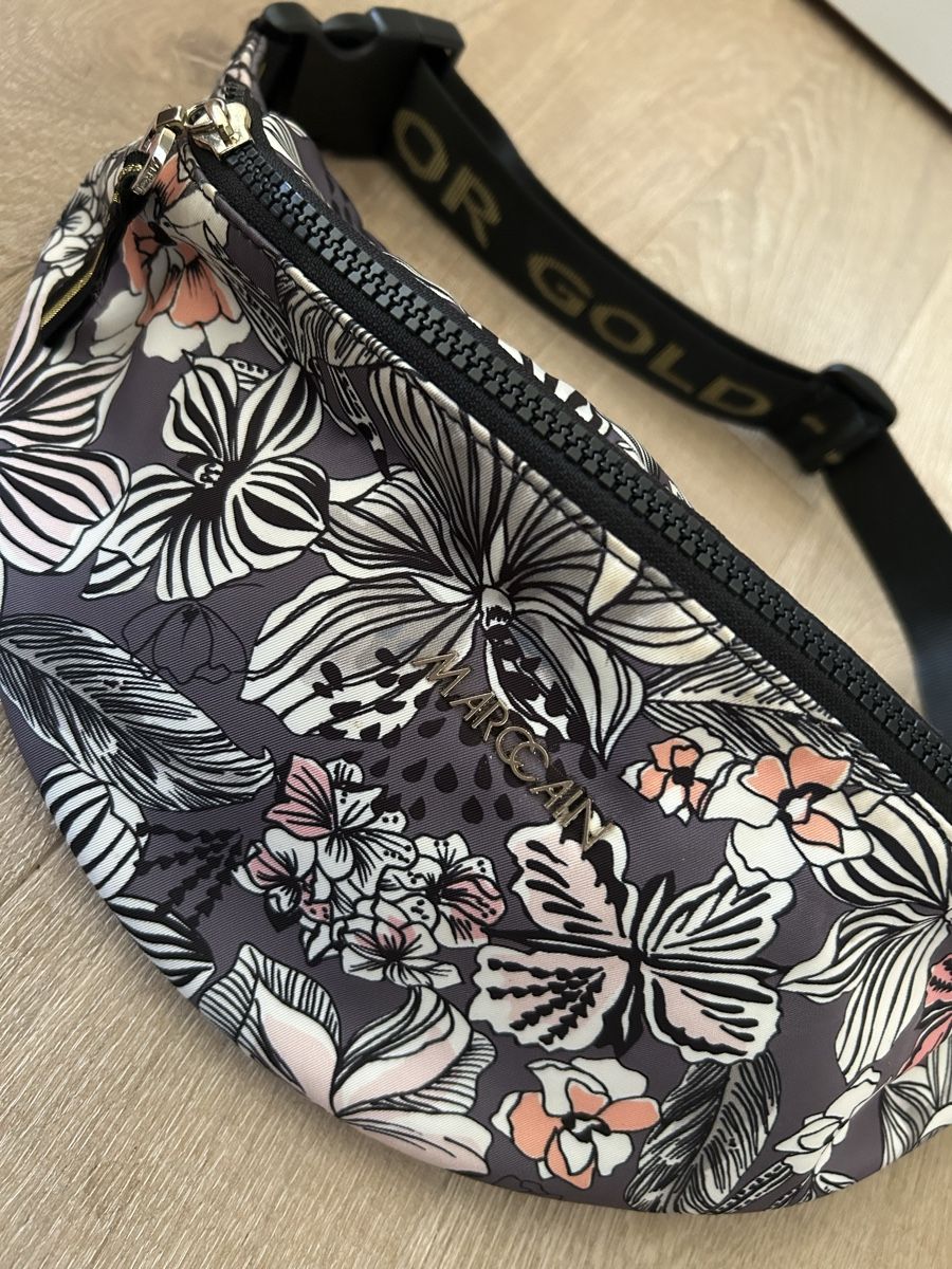 Marc Cain Sacs femmes: Bauchtasche MARC CAIN Blumenmuster neuwertig – D'occasion à Hausen AG par Feel_pink 2