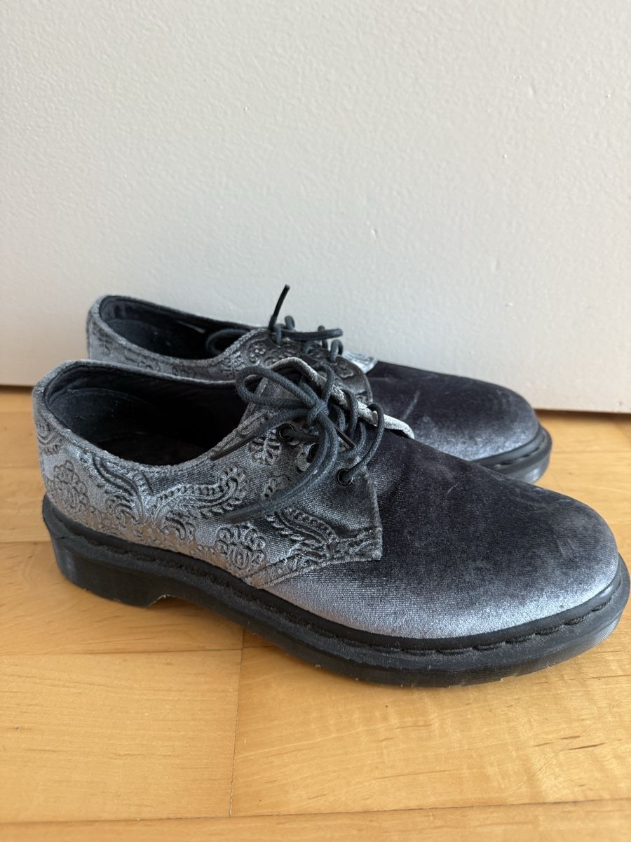 Dr. Martens Chaussures femmes: Dr. Martens Halbschuh Samt – Neuf (Voir description) à Bern par urs_jsz5