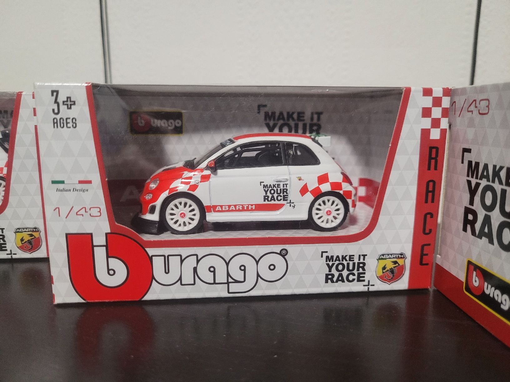 Abarth Modellini d'auto: Fiat 500 abarth 1/43 3 pcs – Nuovo e nell'imballaggio originale da Courtaman venduto da Bluejazz 2