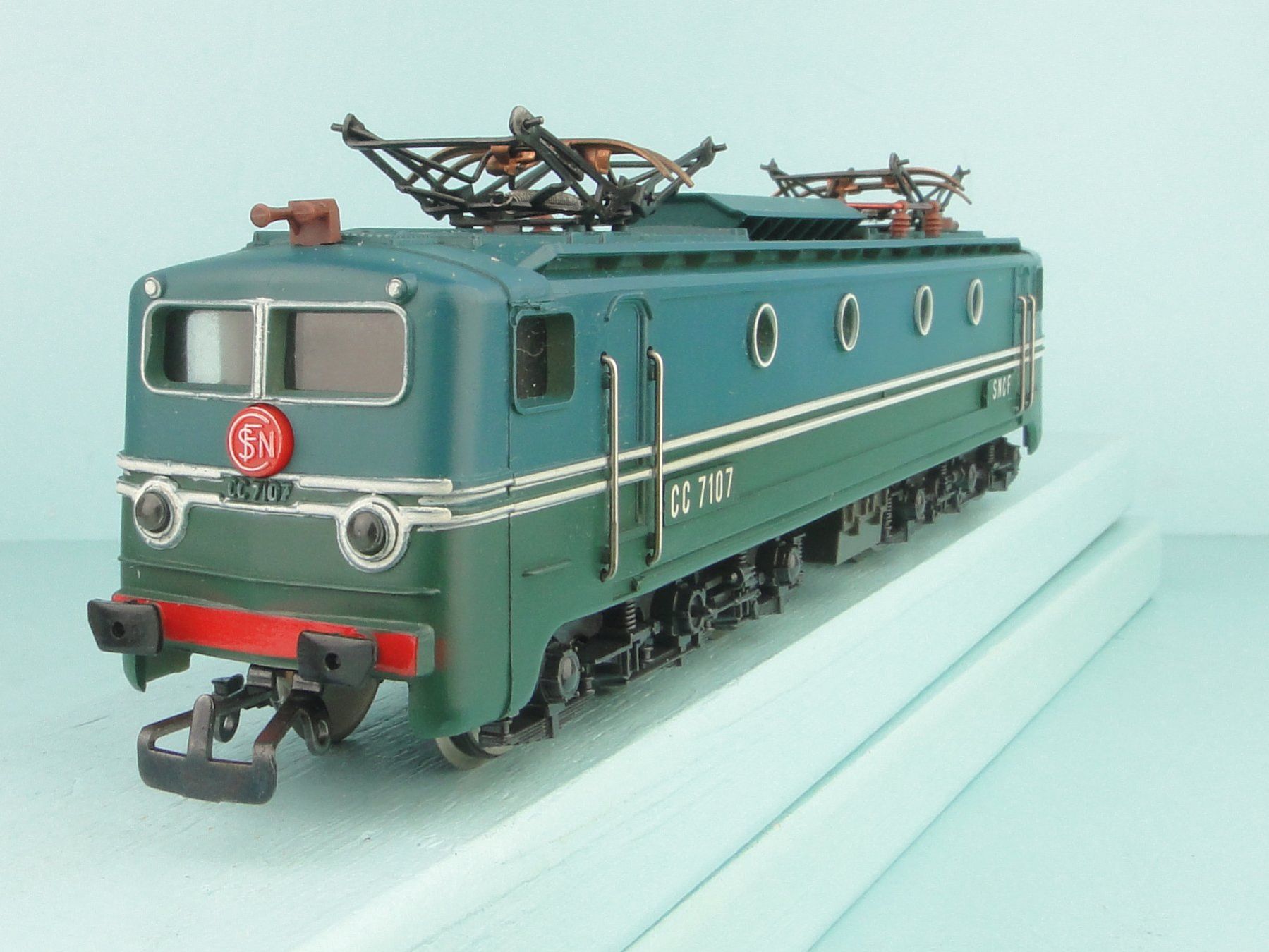 Jouef Modelleisenbahnen: Jouef 8445 SNCF CC 7107, Neuwertig – Gebraucht aus Bülach von cann11 3