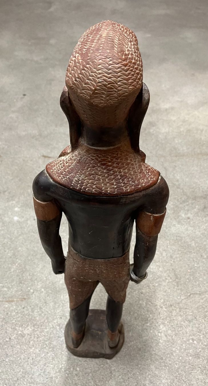 Skulpturen & Statuen: Vintage: Afrikanische Kämpferin Holz, Handarbeit – Gebraucht aus Oberwil-Lieli von tho_9p6j 1