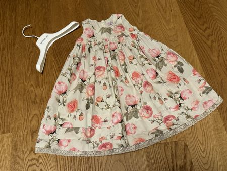 Monnalisa Kleid, Gr. 98, Blumenmuster.
