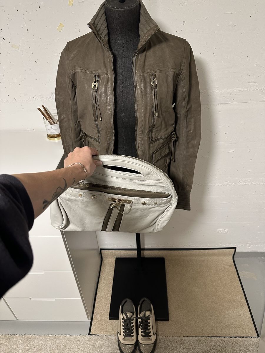Bally Giacche: Bally Leather Jacket, IT 40, Lambskin, Olive Green, Chic 51 – Nuovo (secondo la descrizione) da Sarnen venduto da vik_jw5z