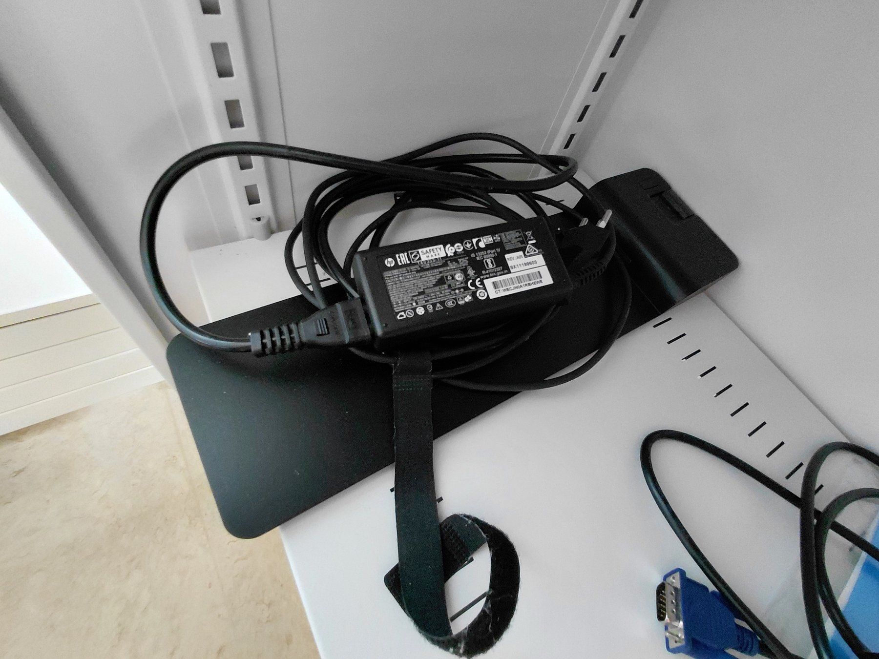Hewlett Packard Docking station: 3 x Docking-Stations HP  UltraSlim – Usato da Aarau venduto da ljordan 2