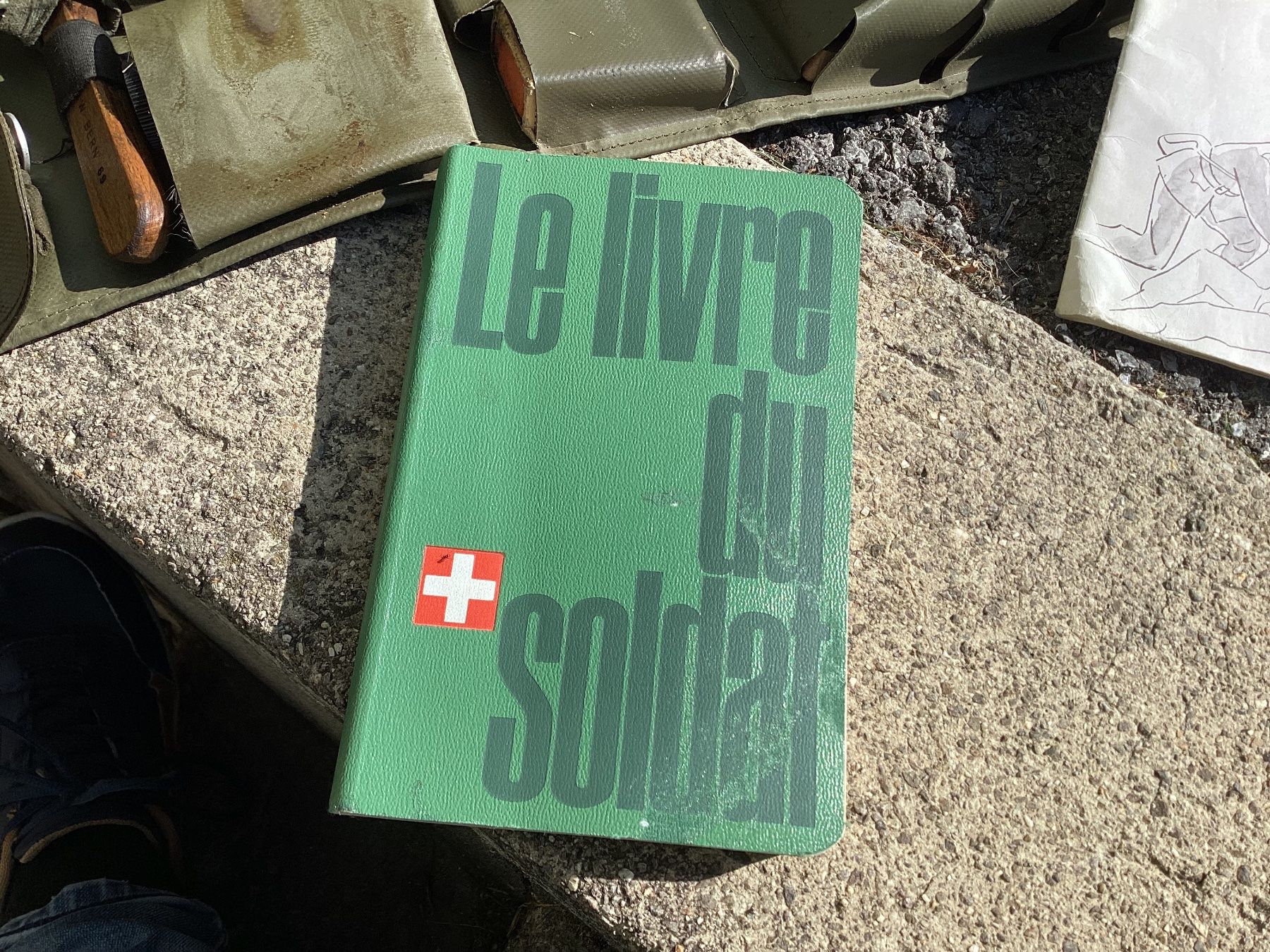 Schweizer Armee Uniformen: Équipement militaire – Gebraucht aus Vouvry von marius09 1