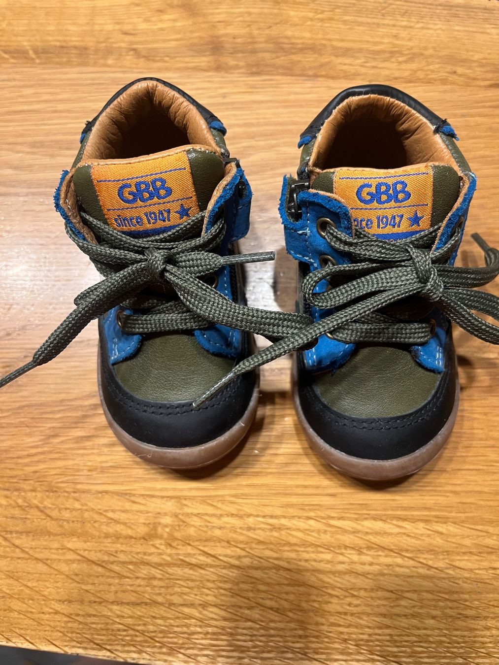 Schuhe für Jungen: Chaussures bébé GBB pointure 19 cuir – Gebraucht aus Estavayer-le-Lac von stelina13