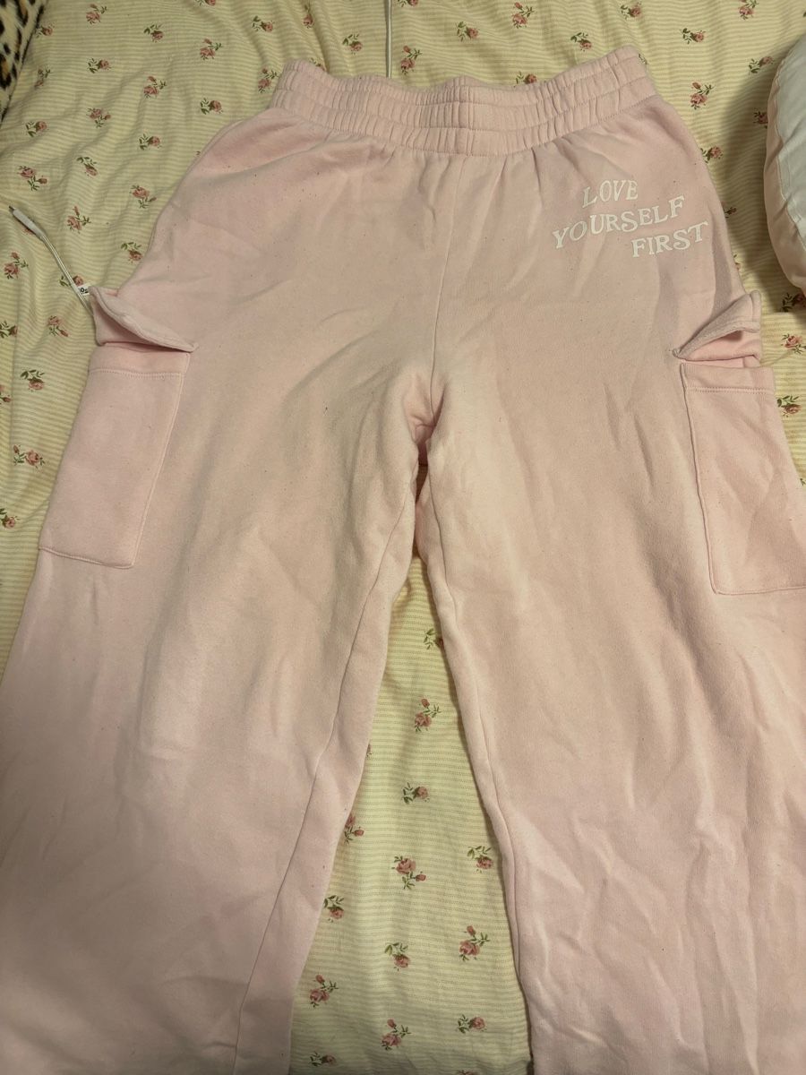 Hosen: Pink sweatpants – Gebraucht aus Steinhausen von zgo_6dc6