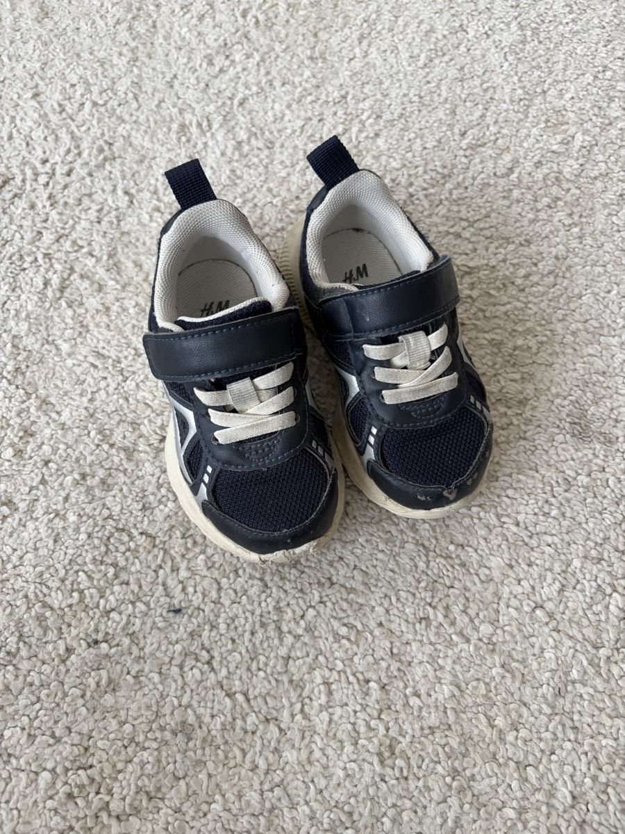 H&M Scarpe per ragazzi: H&M Sneaker, Grösse 22 – Usato da Wallenwil venduto da arina_scheunert
